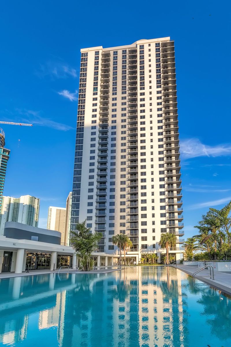 Caoba Downtown Miami Highrise Luxury Apartments View of City in Background  Stock Photo - Image of modern, architecture: 162140602