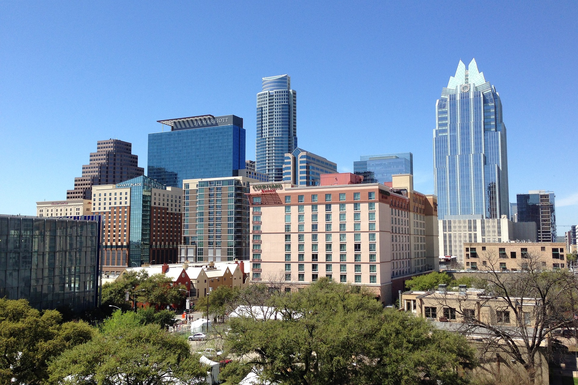 Austin, Texas, adopts AI-driven building permit software, Image by Kate Baucherel from Pixabay