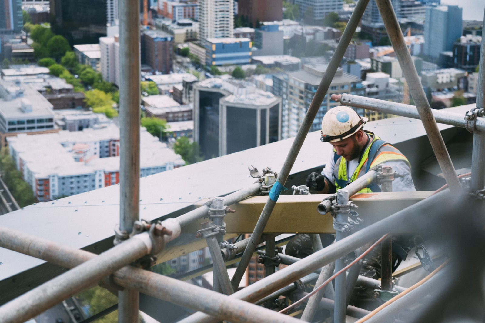 Top-down construction: The need for efficient construction in urban areas Photo by Anthony Fomin from Unsplash